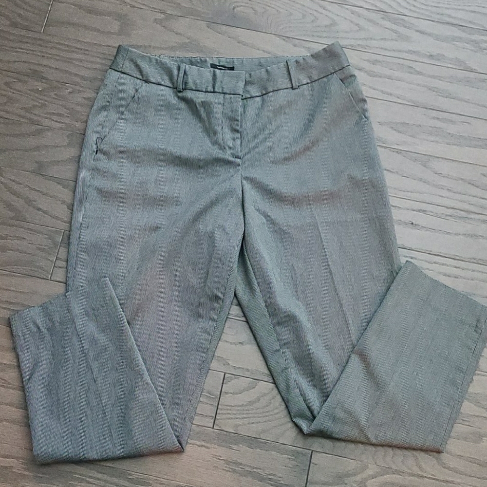 New pair of cropped pants Worthington 8